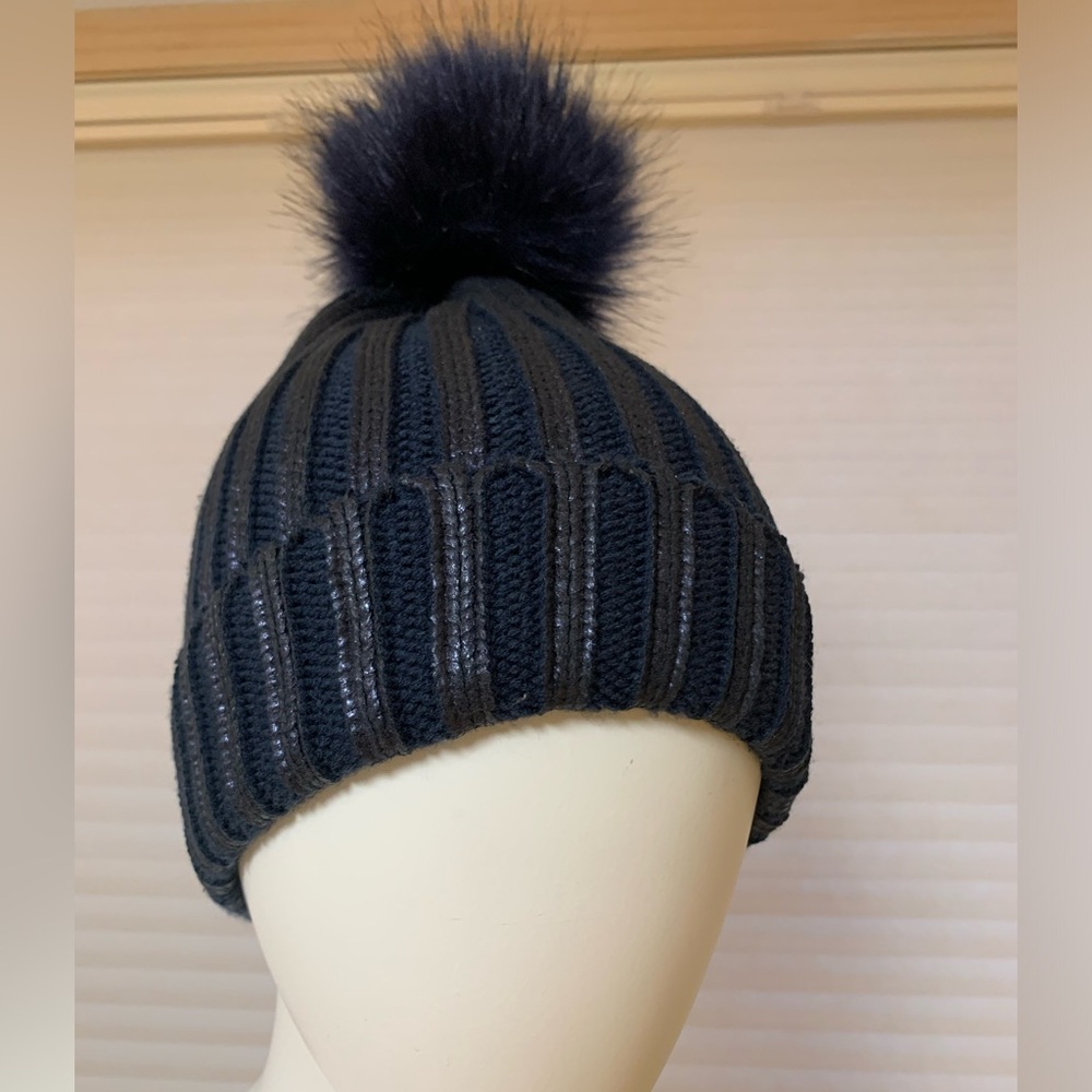 Britt’s Knitts Metallic Navy Beanie hat. Like New Men & Women